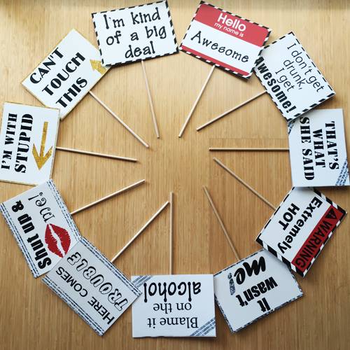 Prop Sign Solo 2019_props_signs2 - Photo Booth Boutique | Photo Booth Rentals in Miami