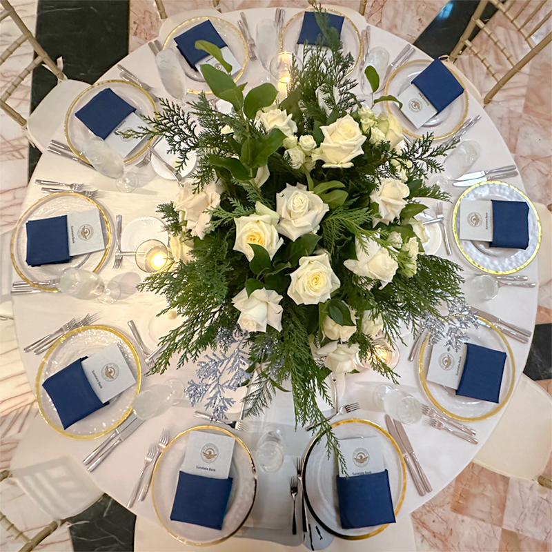 Hotel Colonnade Table Decor