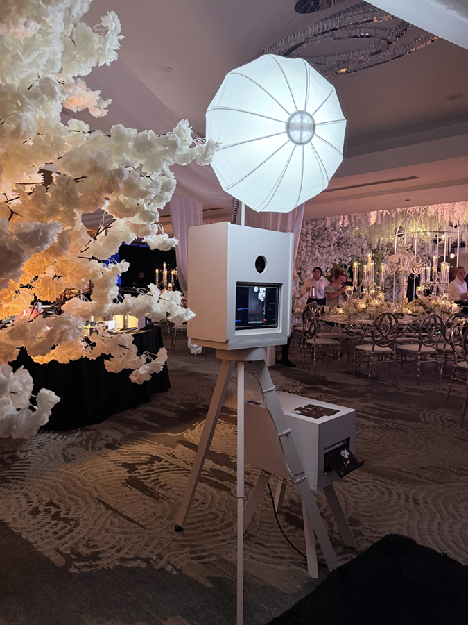 portrait deluxe edition glam photo booth full body luxury event photography