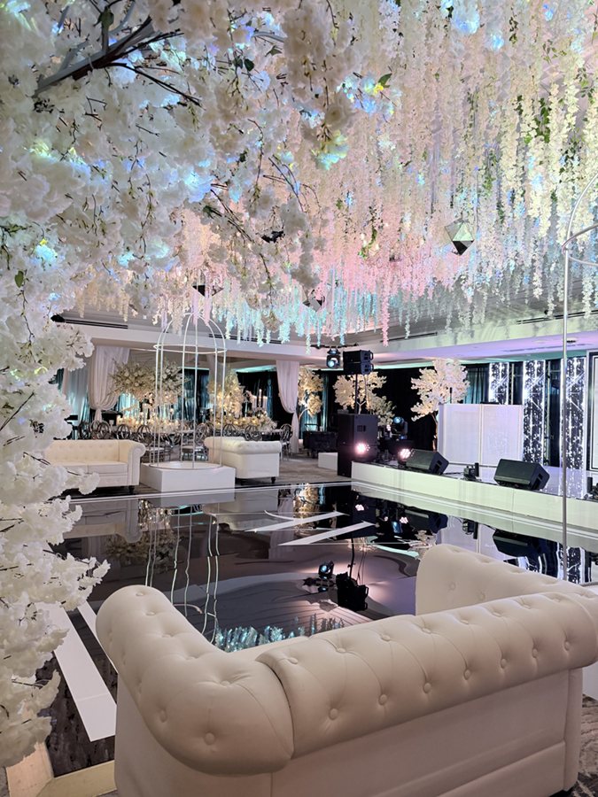 portrait deluxe edition glam photo booth full body luxury event photography