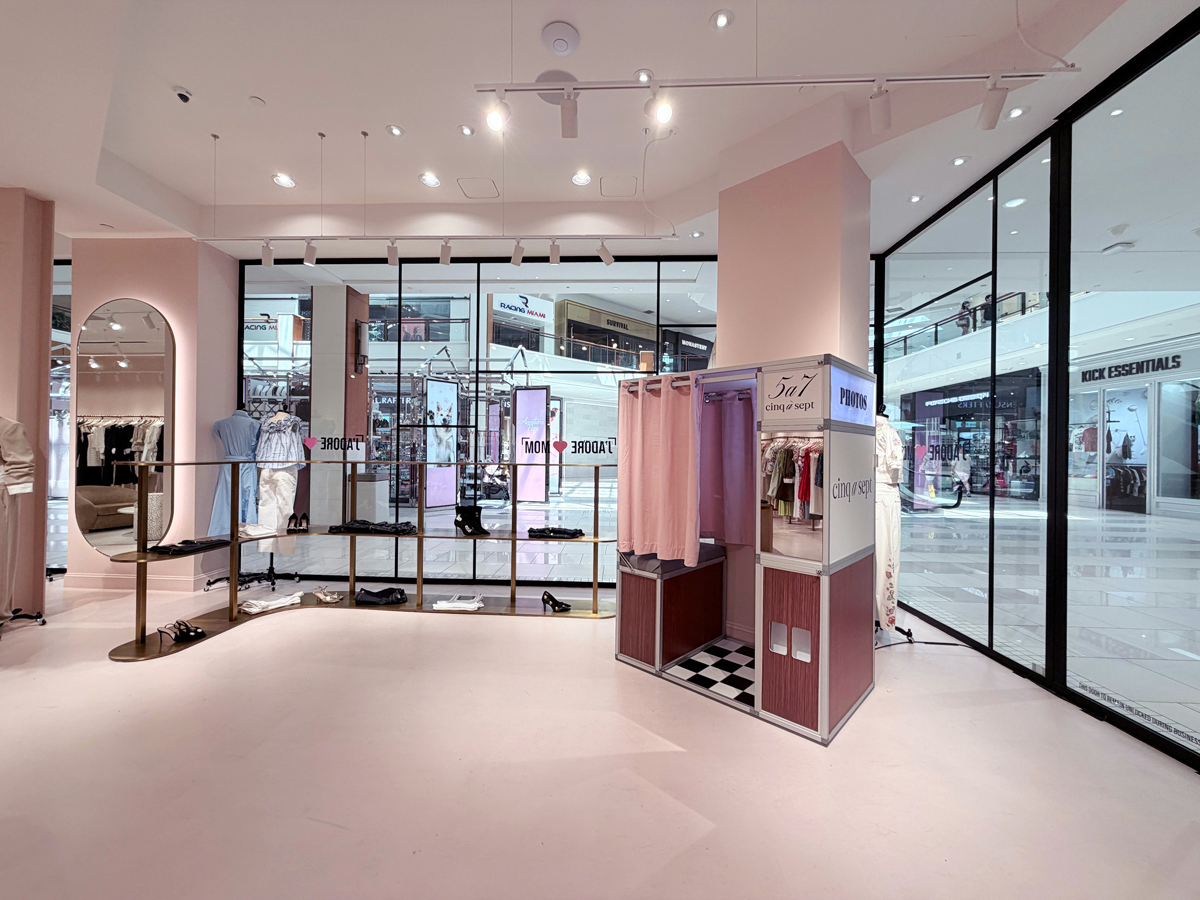 boutique enclosed photo booth cinq a sept aventura mall retail activation custom branding